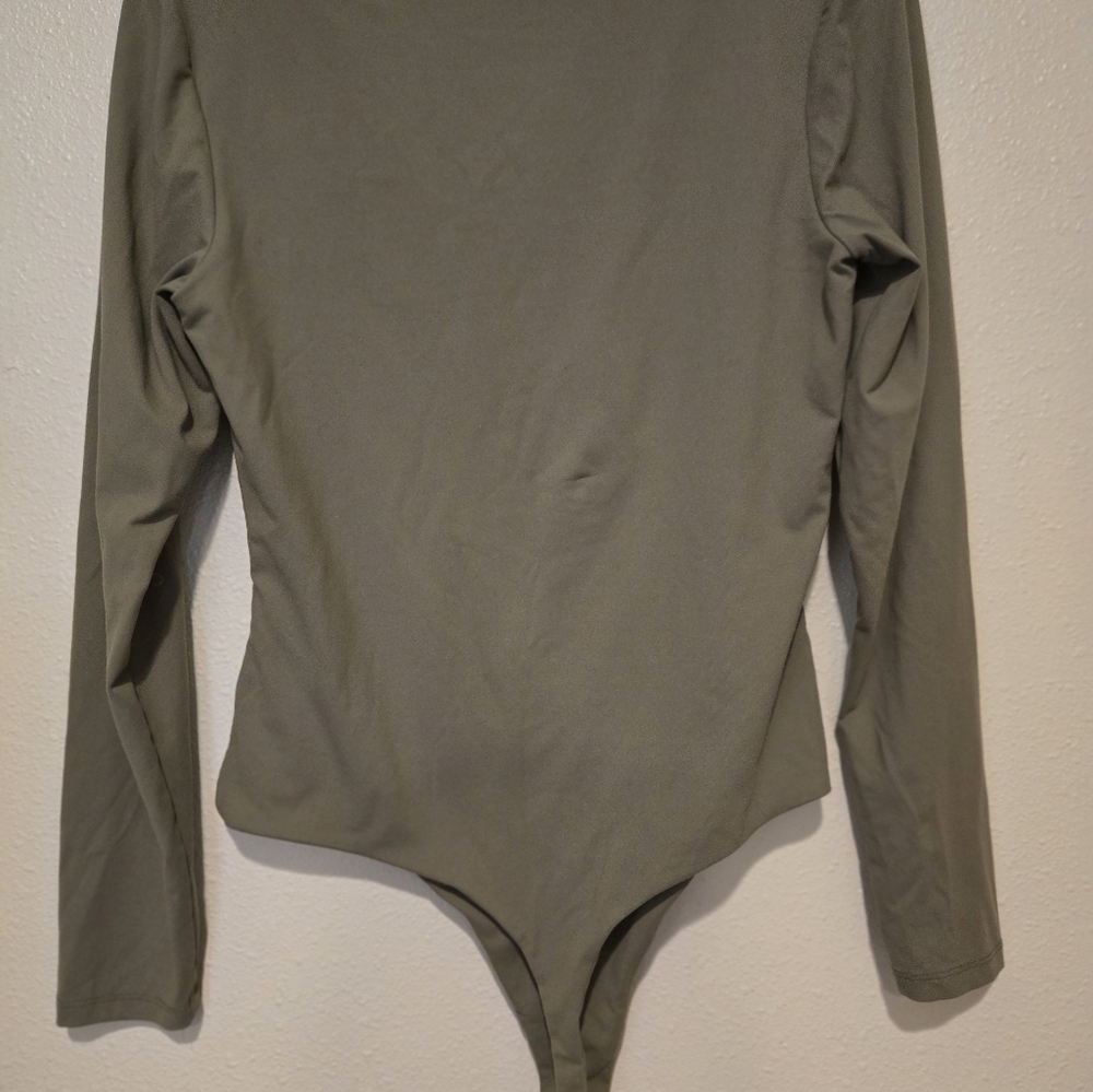 NUUDS Olive Long Sleeve Crewneck Bodysuit Size Large
